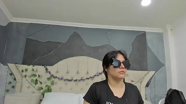 Snapshot of AmberGreyy_ chatting on 11.02.25 AmberGreyy online show from 11.02.25