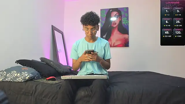 harrytwink18 online show from 02.28.25