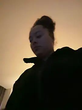 Snapshot of DhaTruth chatting on 12.22.24 DhaTruth online show from 12.22.24