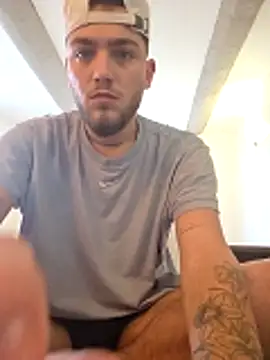 Snapshot of incr18 chatting on 02.04.26 incr18 online show from 02.04.26