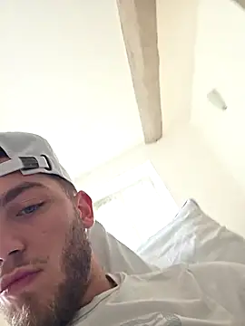 Snapshot of incr18 chatting on 02.09.26 incr18 online show from 02.09.26