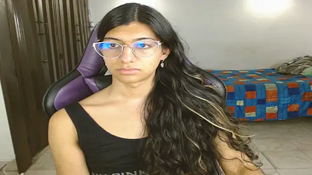 engielphoenis14 online show from 11.29.25