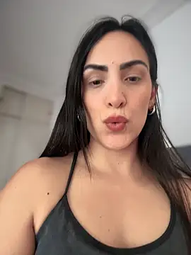 Snapshot of alessandra-a chatting on 11.16.25 alessandra-a online show from 11.16.25