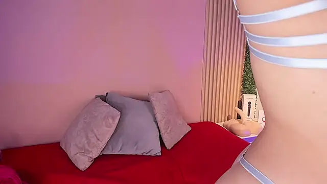 Snapshot of _Victoria____ chatting on 02.18.25 Victoria online show from 02.18.25