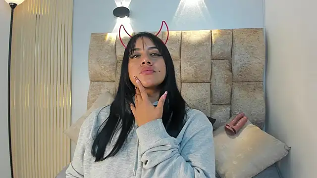 Snapshot of amatista__smith chatting on 10.23.25 amatista smith online show from 10.23.25