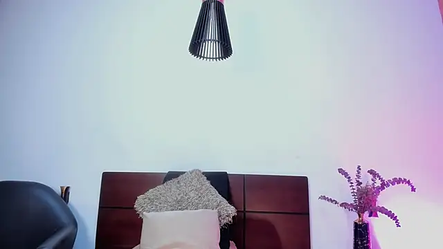 LucyJhonnsonn online show from 12.16.24