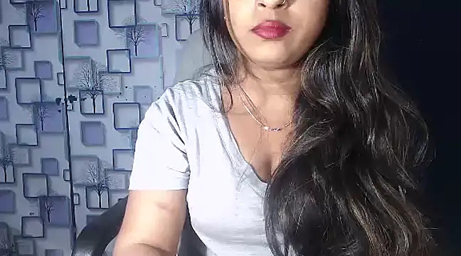 Snapshot of Hot_Naina- chatting on 12.12.24 Hot Naina- online show from 12.12.24