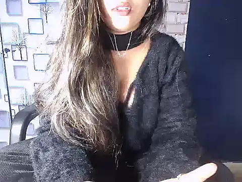 Snapshot of Hot_Naina- chatting on 12.18.24 Hot Naina- online show from 12.18.24
