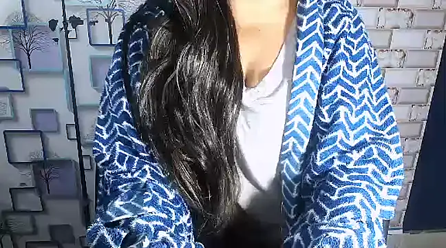 Snapshot of Hot_Naina- chatting on 01.23.25 Hot Naina- online show from 01.23.25