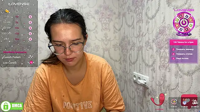 Snapshot of the_princese chatting on 10.07.25 the princese online show from 10.07.25