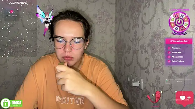 Snapshot of the_princese chatting on 10.09.25 the princese online show from 10.09.25