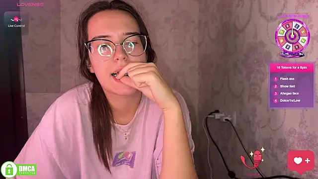 Snapshot of the_princese chatting on 11.04.25 the princese online show from 11.04.25