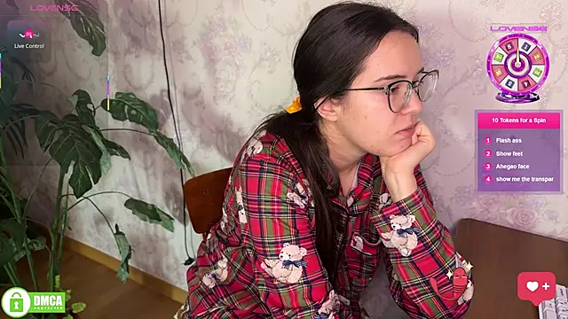 Snapshot of the_princese chatting on 01.16.26 the princese online show from 01.16.26