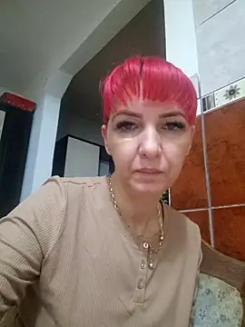 Snapshot of Evadesirex46 chatting on 10.28.25 Evadesirex46 online show from 10.28.25