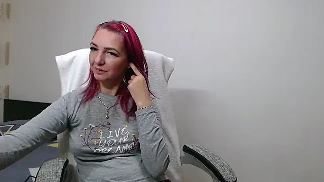 Snapshot of Evadesirex46 chatting on 11.11.25 Evadesirex46 online show from 11.11.25