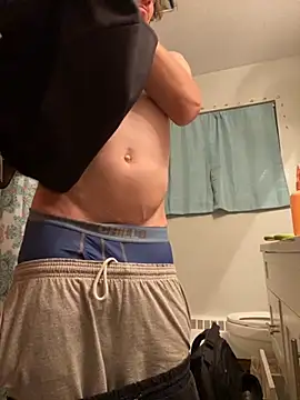 Snapshot of Lilsmokeshow017 chatting on 10.07.25 Lilsmokeshow017 online show from 10.07.25