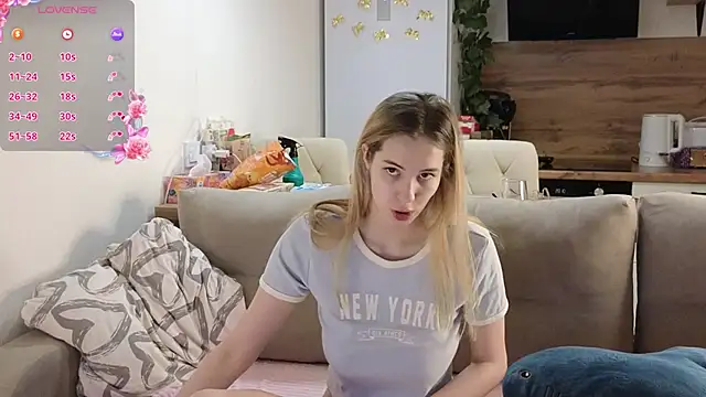 Girl alone home online show from 02.09.25