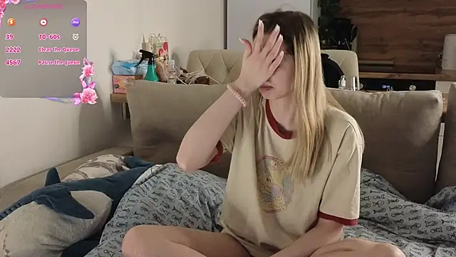 Girl alone home online show from 02.12.25