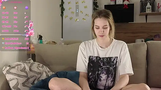 Girl alone home online show from 02.13.25