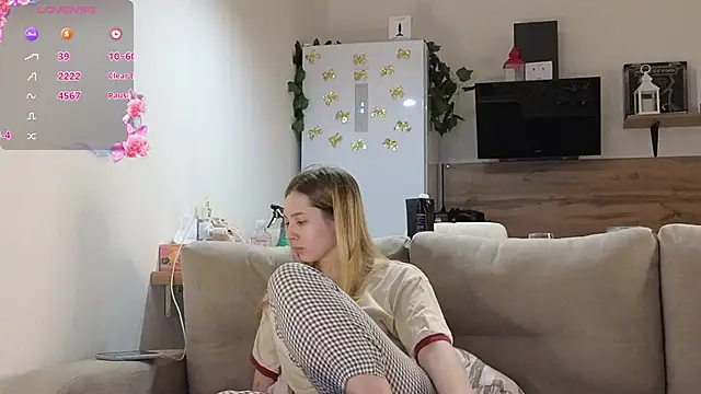 Girl alone home online show from 02.19.25