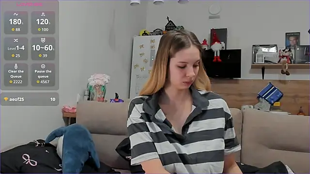 Snapshot of Girl_alone_home chatting on 02.06.26 Girl alone home online show from 02.06.26