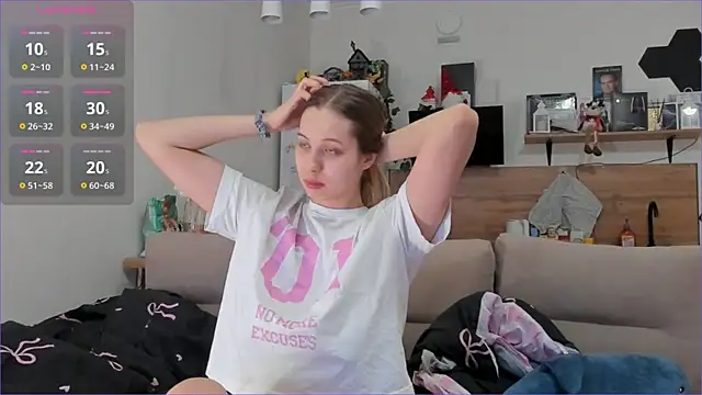 Snapshot of Girl_alone_home chatting on 02.11.26 Girl alone home online show from 02.11.26