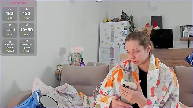 Snapshot of Girl_alone_home chatting on 02.19.26 Girl alone home online show from 02.19.26