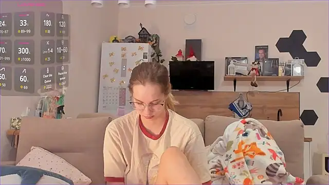 Snapshot of Girl_alone_home chatting on 02.22.26 Girl alone home online show from 02.22.26