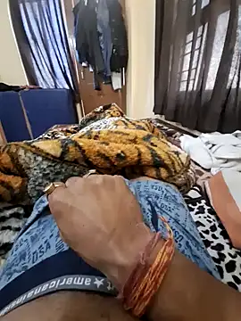 Snapshot of villagb12 chatting on 02.10.25 villagb12 online show from 02.10.25