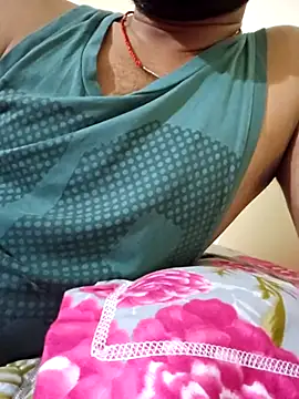 Snapshot of villagb12 chatting on 10.28.25 villagb12 online show from 10.28.25