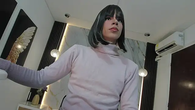 Tiff Valentine online show from 01.25.25