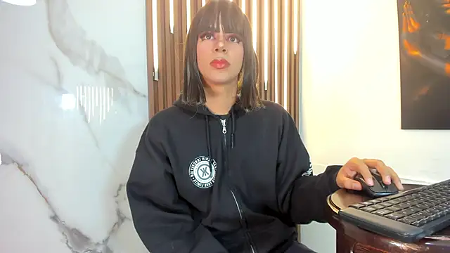 Tiff Valentine online show from 02.23.25