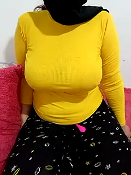 Snapshot of Saakoora chatting on 01.28.25 Saakoora online show from 01.28.25