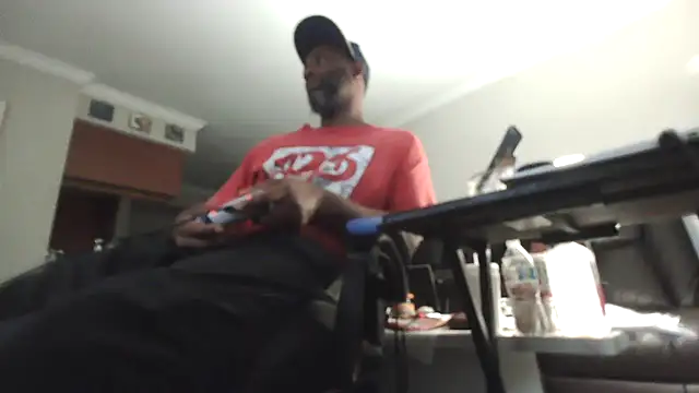 Snapshot of choco-sexo@xh chatting on 10.25.25 choco-sexoxh online show from 10.25.25