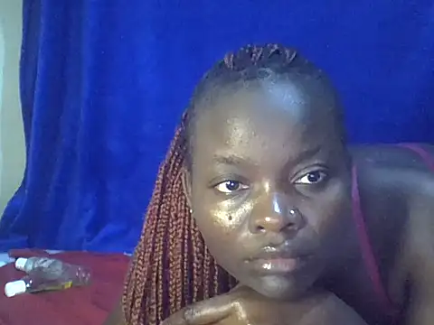 Snapshot of sweet_love00 chatting on 10.10.25 sweet love00 online show from 10.10.25