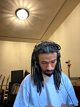 Snapshot of hotcamboy420 chatting on 11.07.25 hotcamboy420 online show from 11.07.25