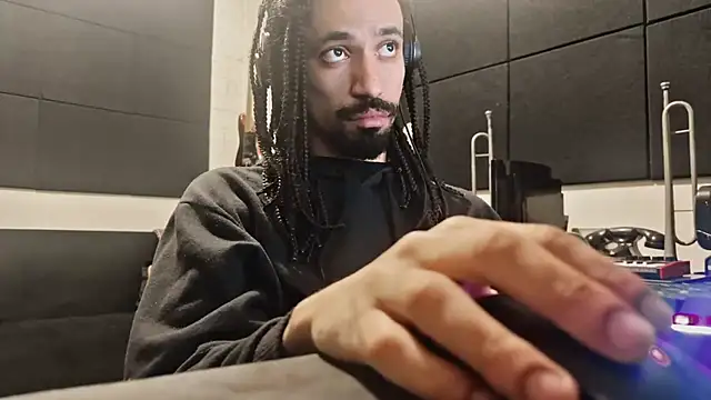 Snapshot of hotcamboy420 chatting on 11.10.25 hotcamboy420 online show from 11.10.25