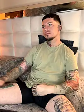 Snapshot of Adam_tatto chatting on 11.14.25 Adam tatto online show from 11.14.25