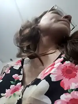 karlamorris  online show from 01.07.25