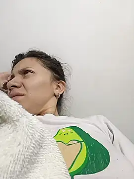 karlamorris  online show from 01.08.25