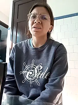 karlamorris  online show from 01.17.25