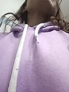 karlamorris  online show from 02.08.25