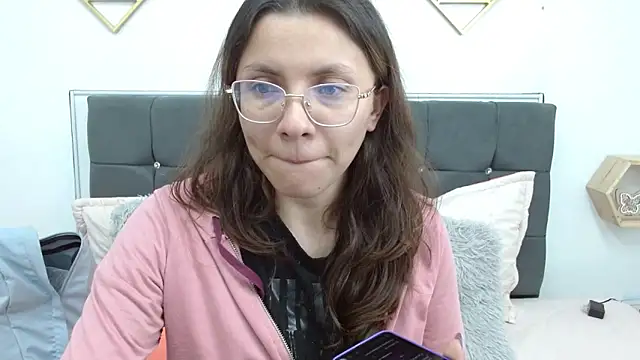 karlamorris  online show from 03.08.25