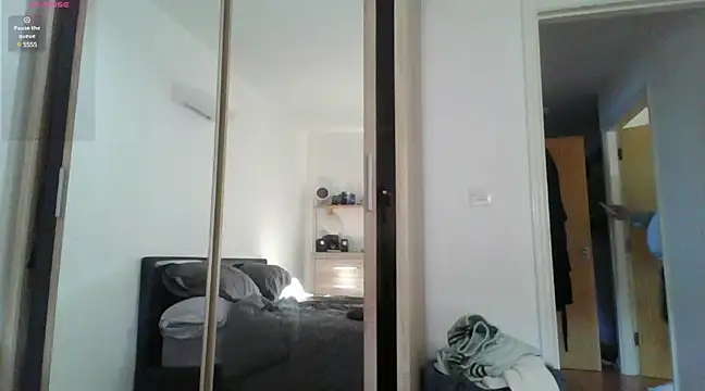 Snapshot of Nizzlivecam chatting on 01.02.25 Nizzlivecam online show from 01.02.25