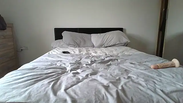 Nizzlivecam online show from 07.18.26