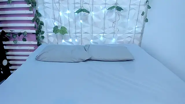 Snapshot of Sophy_SmileSweet chatting on 12.12.24 Sophy SmileSweet online show from 12.12.24