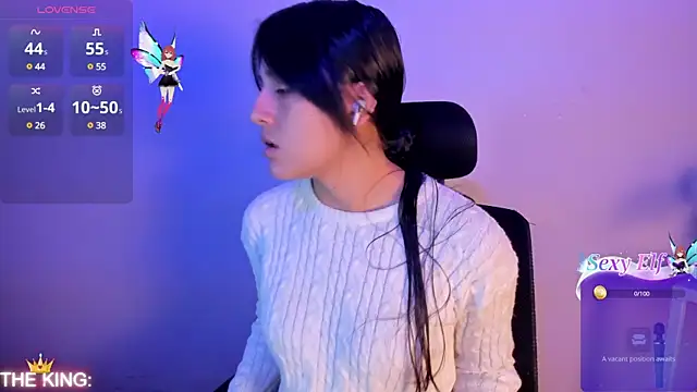 Snapshot of Sophy_SmileSweet chatting on 12.18.24 Sophy SmileSweet online show from 12.18.24