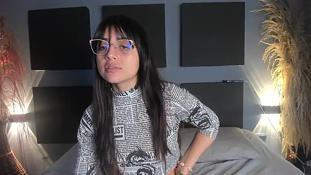 Snapshot of Sophy_SmileSweet chatting on 02.06.25 Sophy SmileSweet online show from 02.06.25