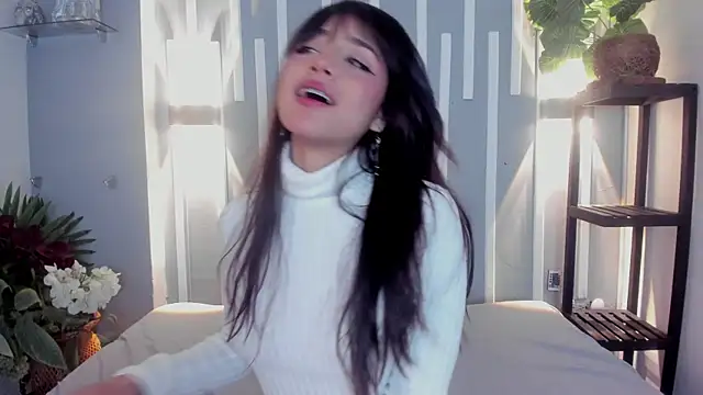 Snapshot of Sophy_SmileSweet chatting on 02.11.25 Sophy SmileSweet online show from 02.11.25