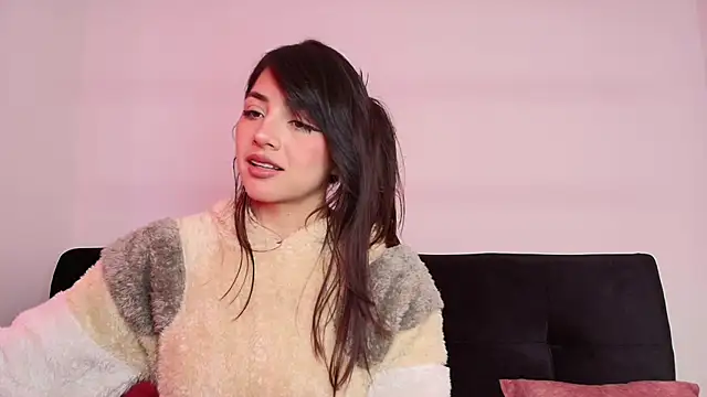 Snapshot of Sophy_SmileSweet chatting on 03.17.25 Sophy SmileSweet online show from 03.17.25